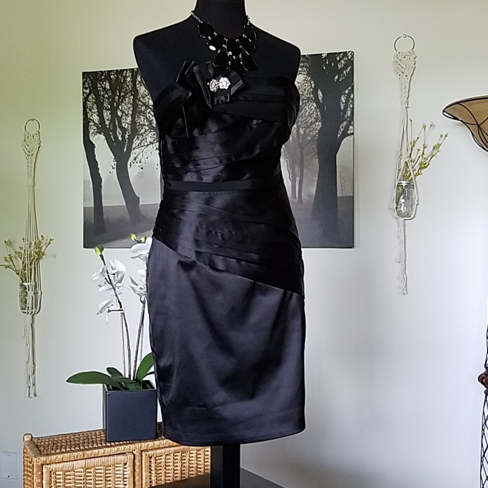 White House Black Market strapless cocktail dress